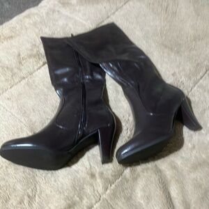 NWB.  Never worn. Croft &Barrow knee high boots. Size 7.5